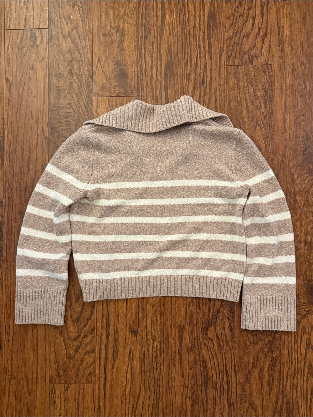 Cropped Collared Sweater - Picture 5 of 5